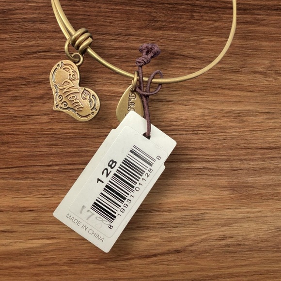 Bella Ryann Mom Expandable Bangle Charm 7" to 9" X 20MM New with Tags 1251 - Picture 3 of 5